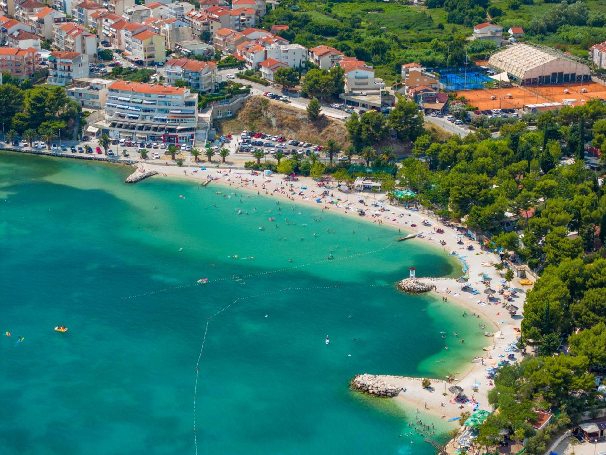 Pinija Split